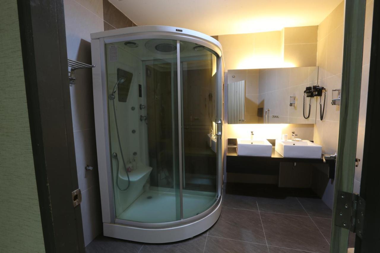 Kota Heritage Hotel Кота Тинги Екстериор снимка